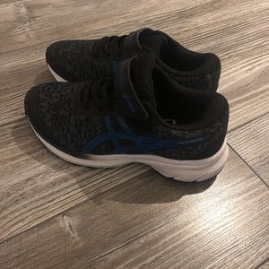 ASICS Boys Running Shoes Size 12